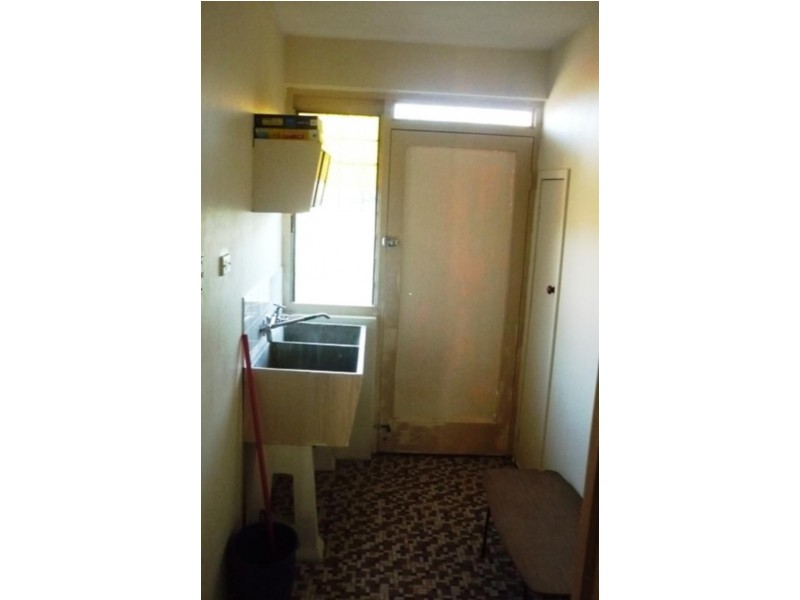 1127 Logan Rd, Holland Park QLD 4121