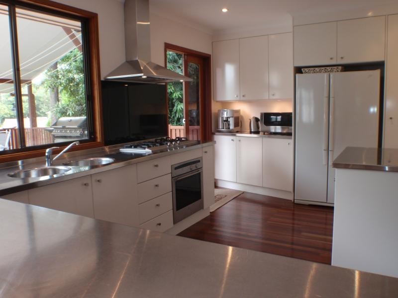 21 Cluden  St, Holland Park West QLD 4121