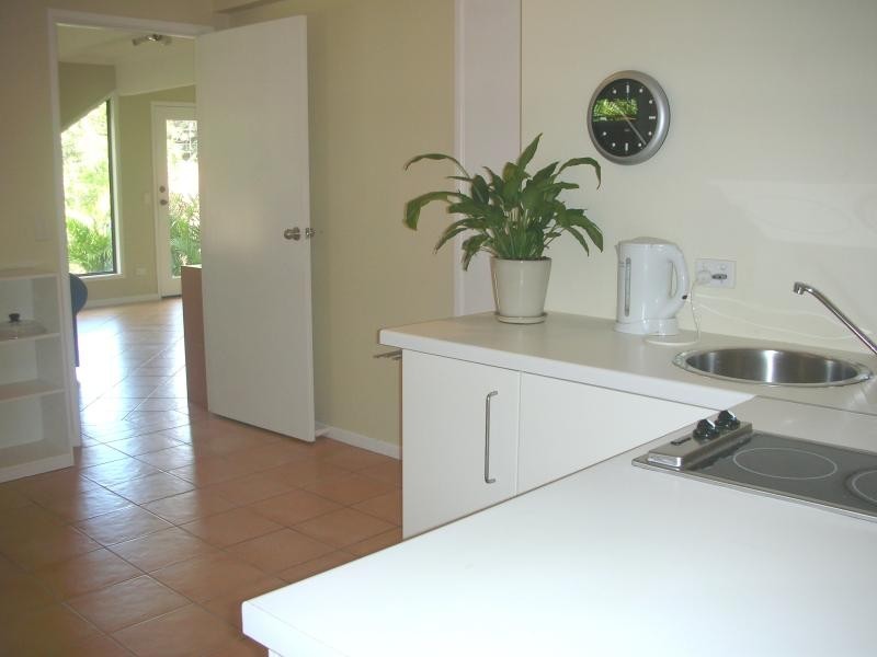 21 Cluden  St, Holland Park West QLD 4121