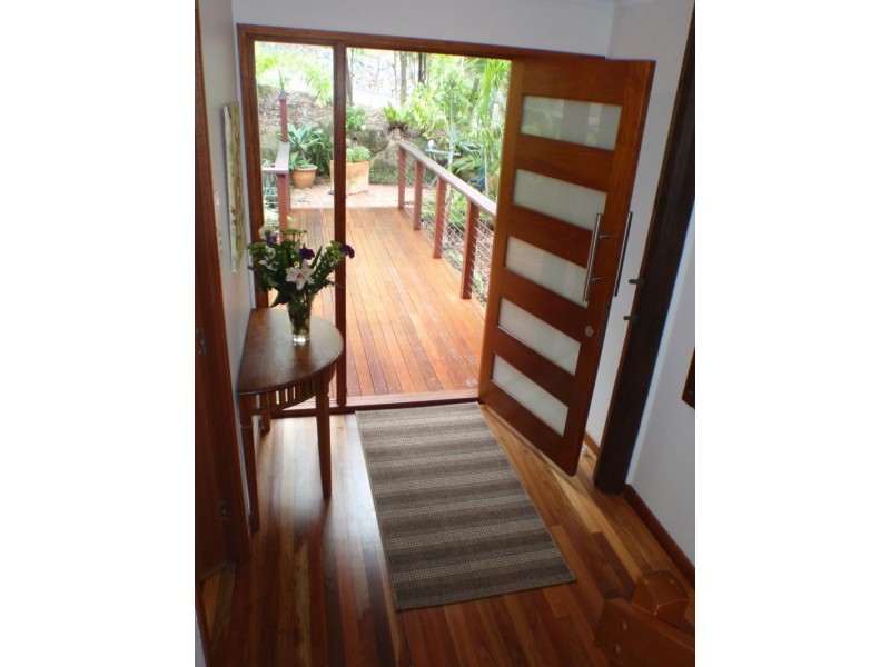 21 Cluden  St, Holland Park West QLD 4121