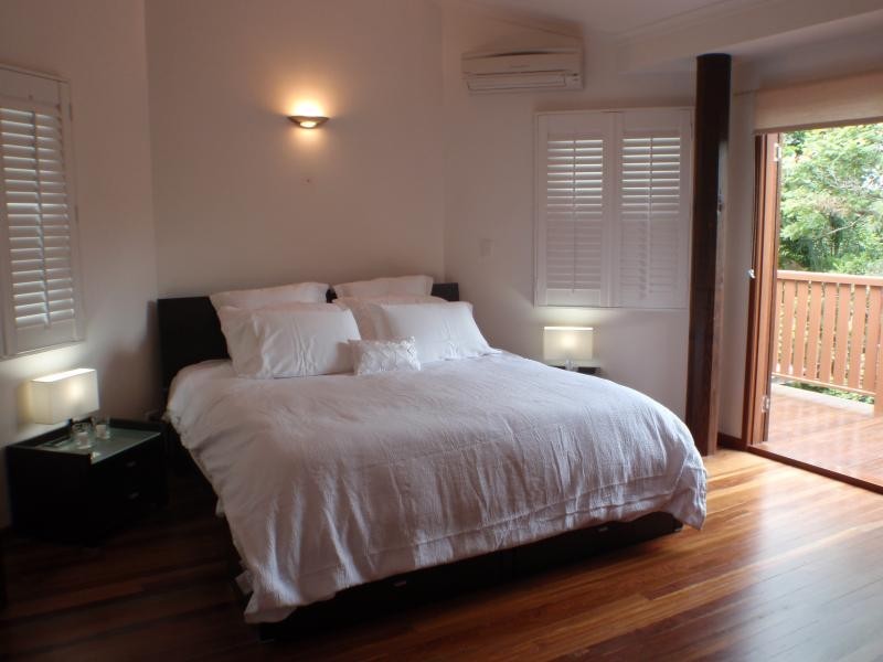 21 Cluden  St, Holland Park West QLD 4121