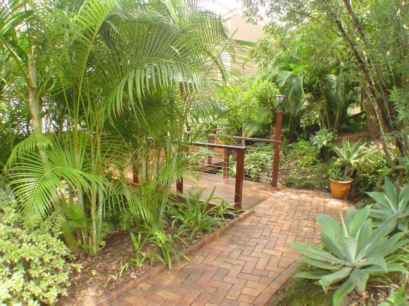 21 Cluden  St, Holland Park West QLD 4121