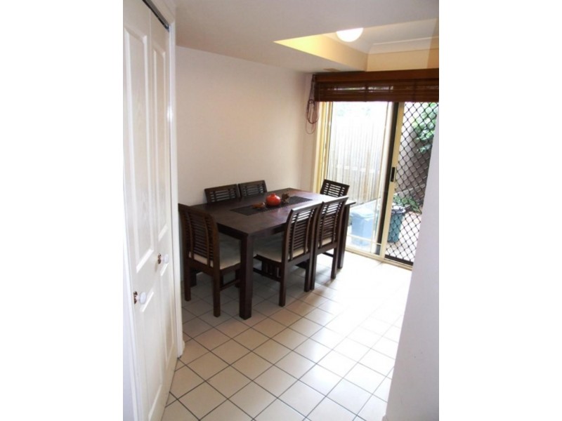 7/735 Cavendish Rd, Holland Park QLD 4121