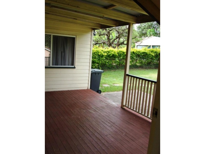 28 Dobbie St, Holland Park QLD 4121