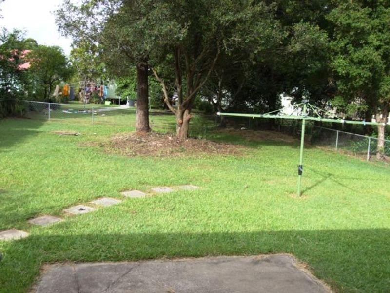 28 Dobbie St, Holland Park QLD 4121