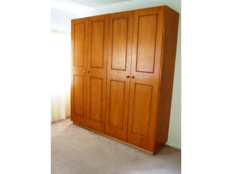 28 Dobbie St, Holland Park QLD 4121