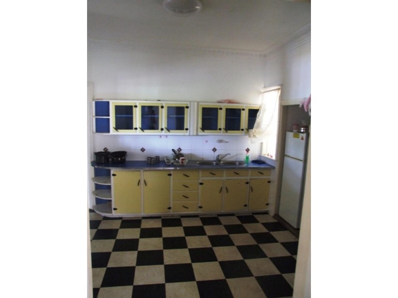 15 Captain St, Holland Park QLD 4121