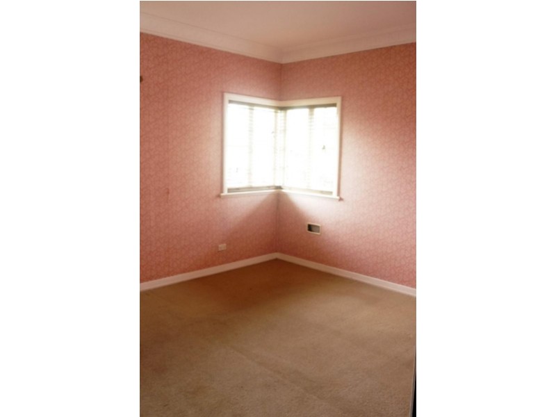 15 Captain St, Holland Park QLD 4121