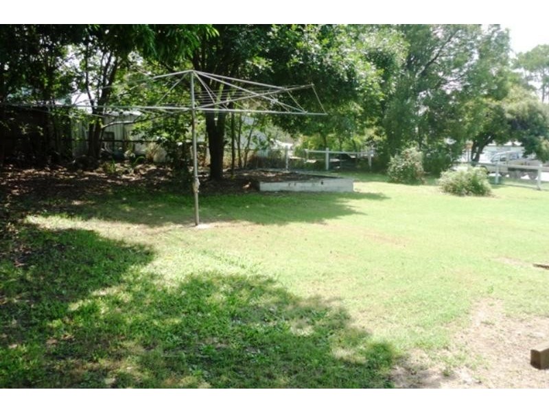 74 Kitchener St, Wynnum QLD 4178