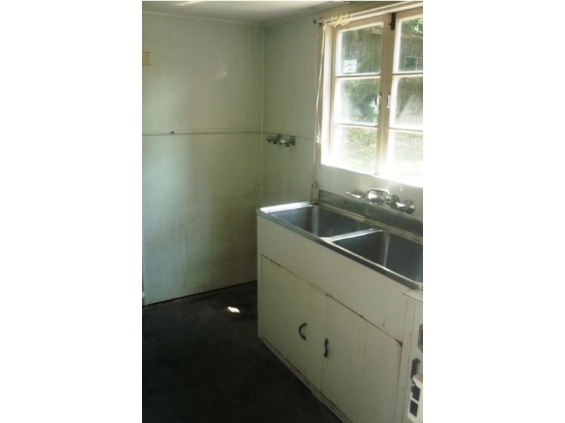 74 Kitchener St, Wynnum QLD 4178