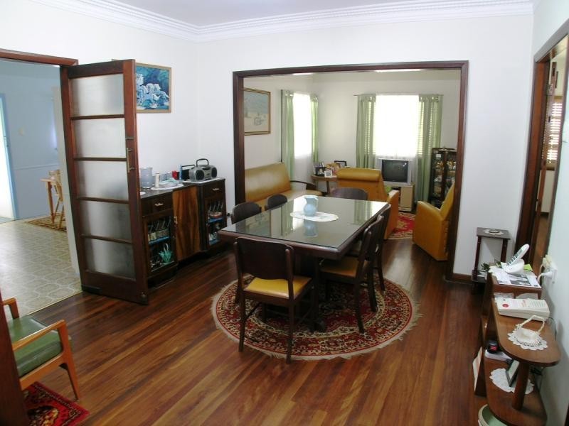 57 Holland Rd, Holland Park QLD 4121