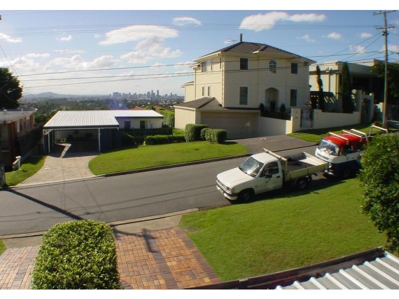 29 Kneale St, Holland Park West QLD 4121
