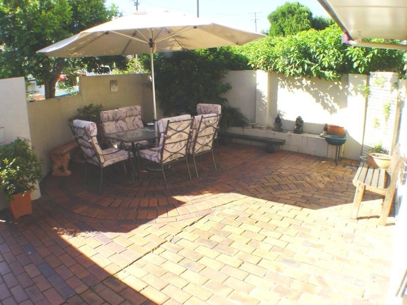 29 Kneale St, Holland Park West QLD 4121