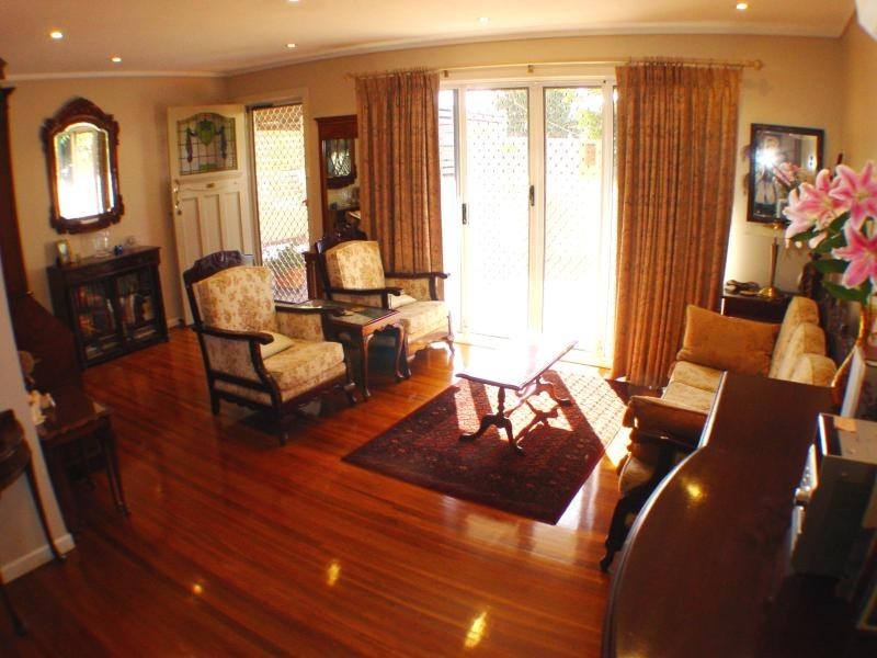 29 Kneale St, Holland Park West QLD 4121