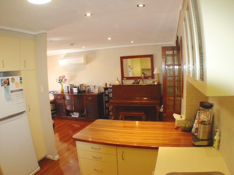 29 Kneale St, Holland Park West QLD 4121