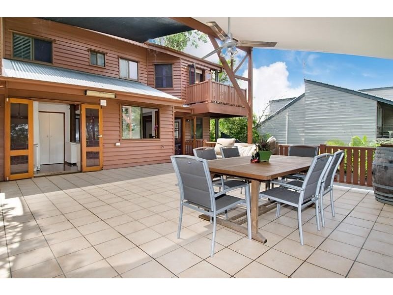 21 Cluden St, Holland Park QLD 4121