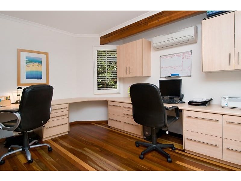 21 Cluden St, Holland Park QLD 4121