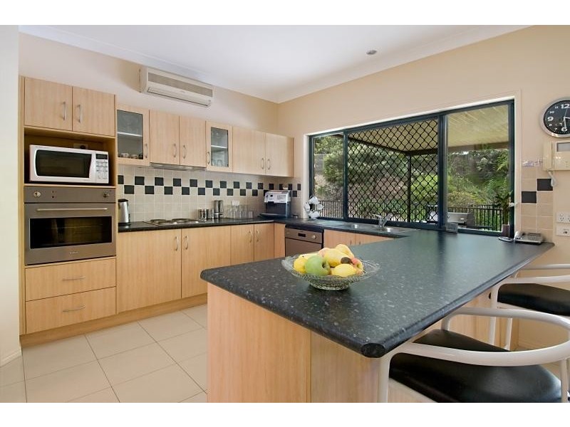 9  Sandalwood  Cl, Mackenzie QLD 4156