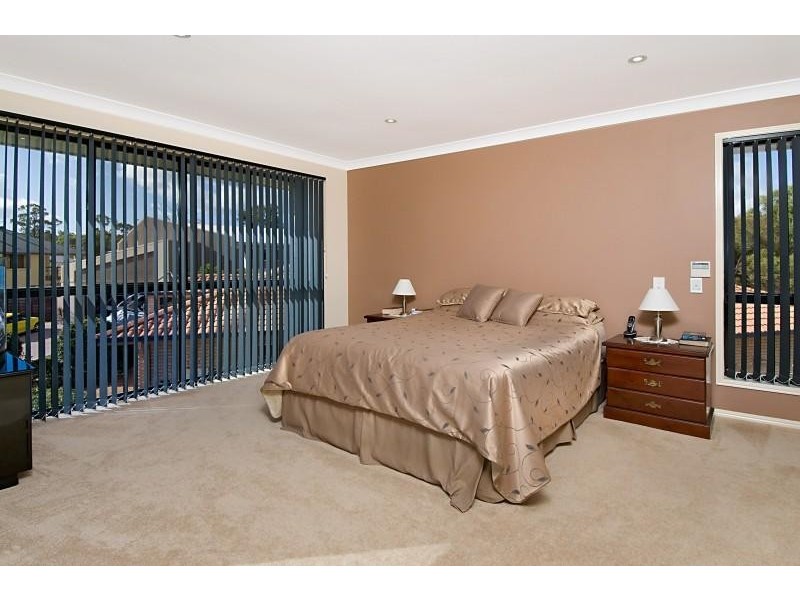 9  Sandalwood  Cl, Mackenzie QLD 4156