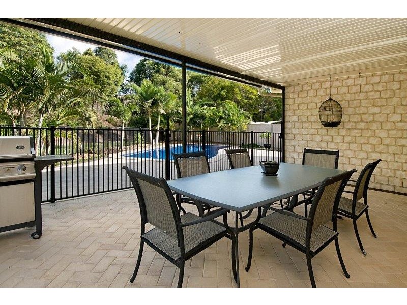 9  Sandalwood  Cl, Mackenzie QLD 4156