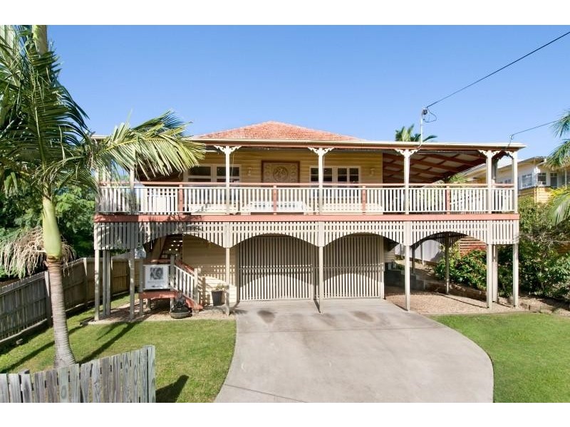 74 Boundary Rd, Camp Hill QLD 4152