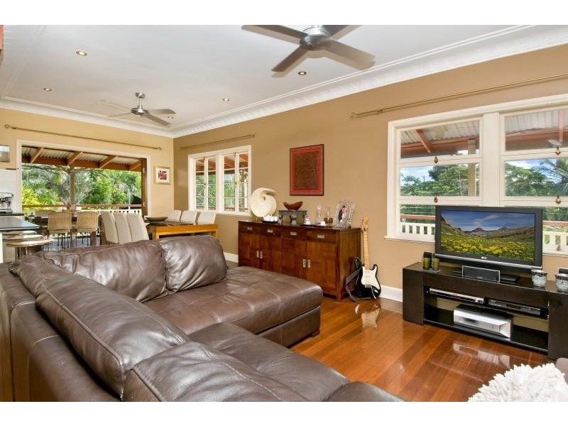 74 Boundary Rd, Camp Hill QLD 4152