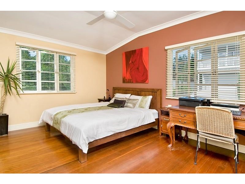 74 Boundary Rd, Camp Hill QLD 4152