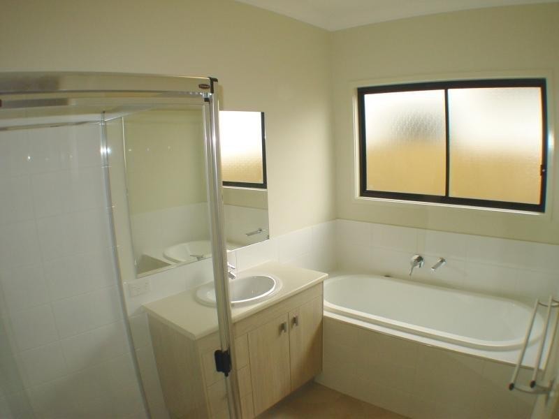 2/60 Cambridge St, Carina Heights QLD 4152