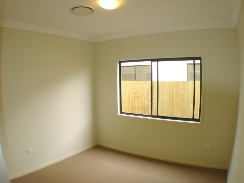 2/60 Cambridge St, Carina Heights QLD 4152