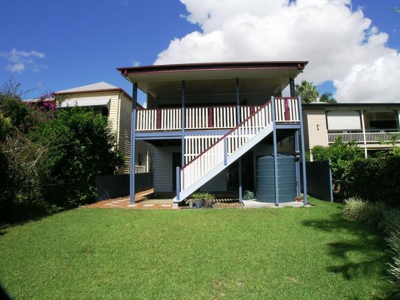 38 Gordon St, Greenslopes QLD 4120