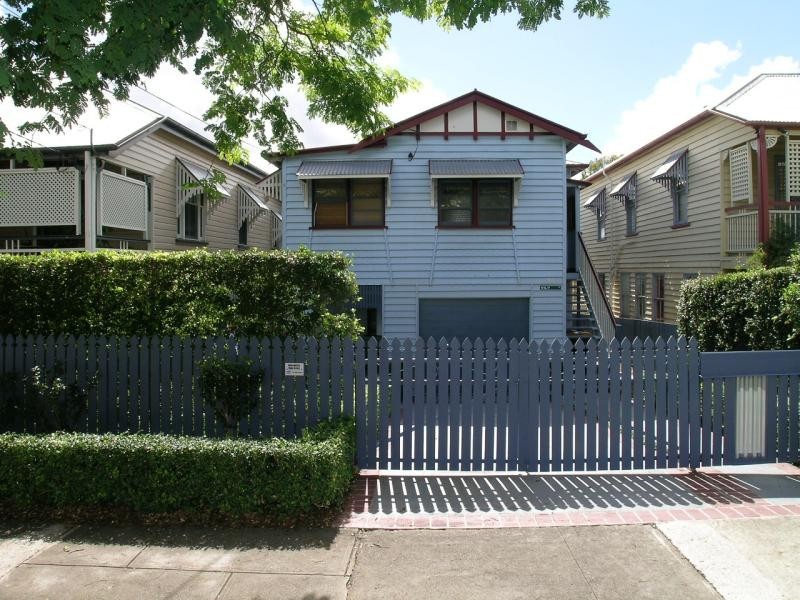 38 Gordon St, Greenslopes QLD 4120