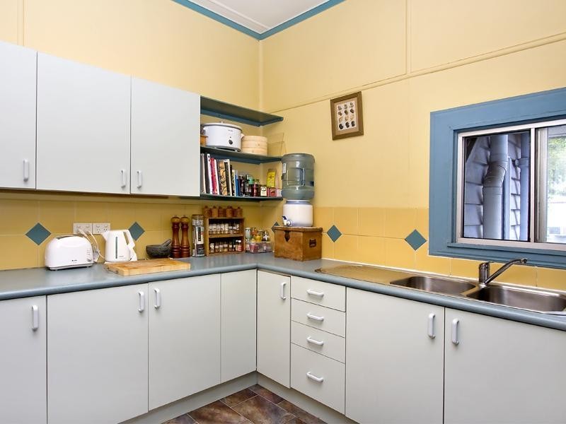 3 Thomas St, Coorparoo QLD 4151
