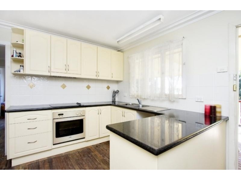 406 Richmond Rd, Cannon Hill QLD 4170