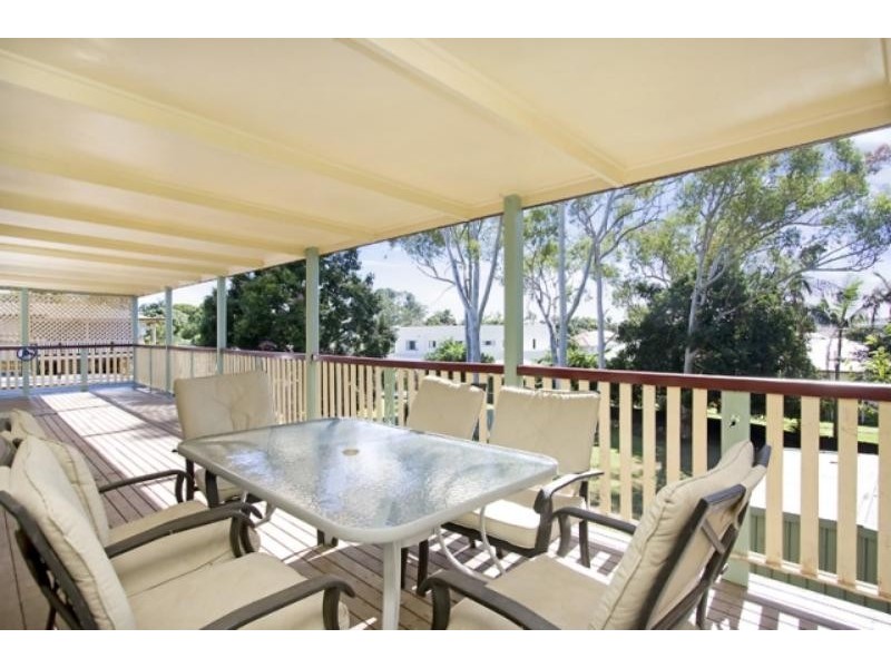 406 Richmond Rd, Cannon Hill QLD 4170