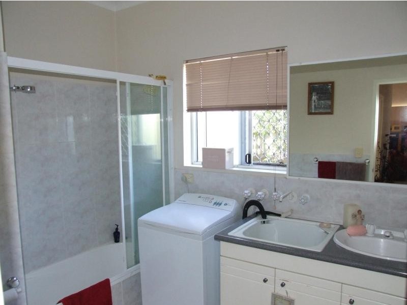 2/265 Old Cleveland  Rd, Coorparoo QLD 4151