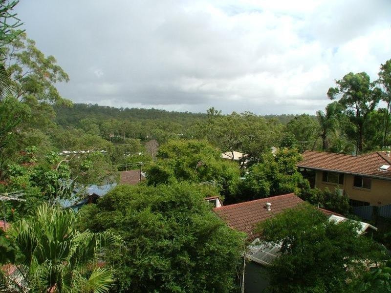 31 Kneale St, Holland Park West QLD 4121