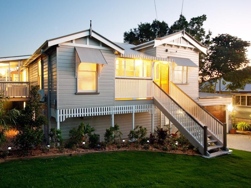 29 Morehead Ave, Norman Park QLD 4170