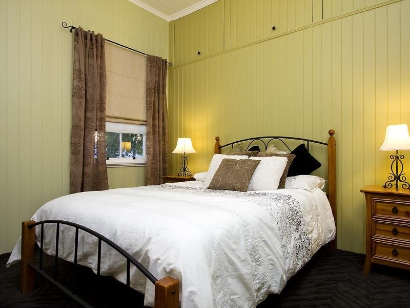 29 Morehead Ave, Norman Park QLD 4170