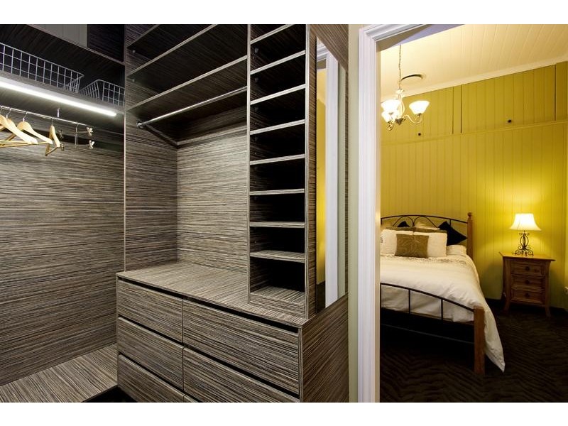 29 Morehead Ave, Norman Park QLD 4170