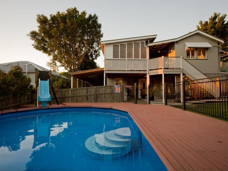 29 Morehead Ave, Norman Park QLD 4170