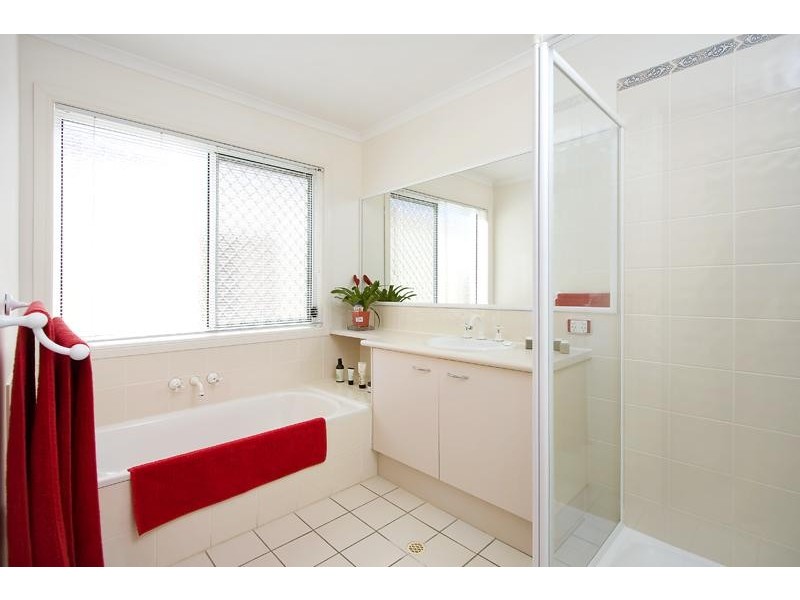 8 McIntyre  St, Hendra QLD 4011