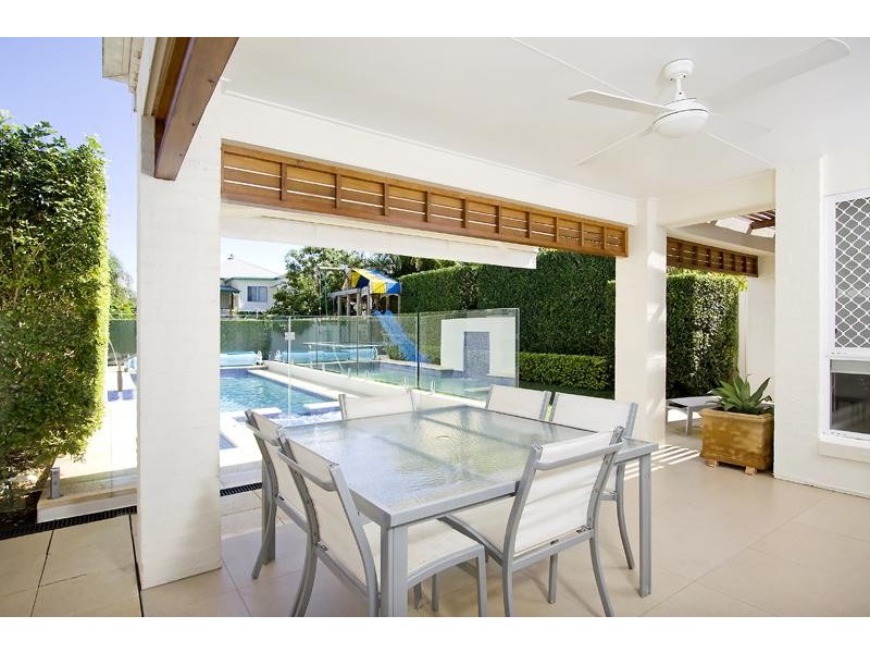 8 McIntyre  St, Hendra QLD 4011