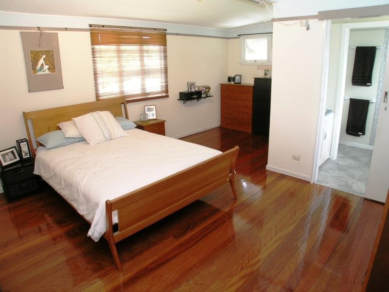 43 Emma St, Holland Park West QLD 4121