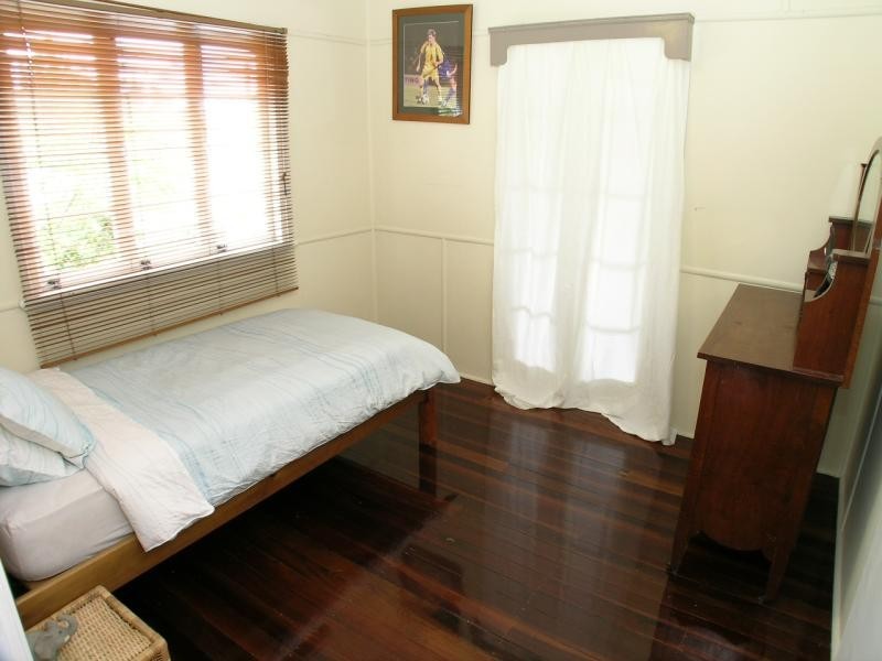 43 Emma St, Holland Park West QLD 4121