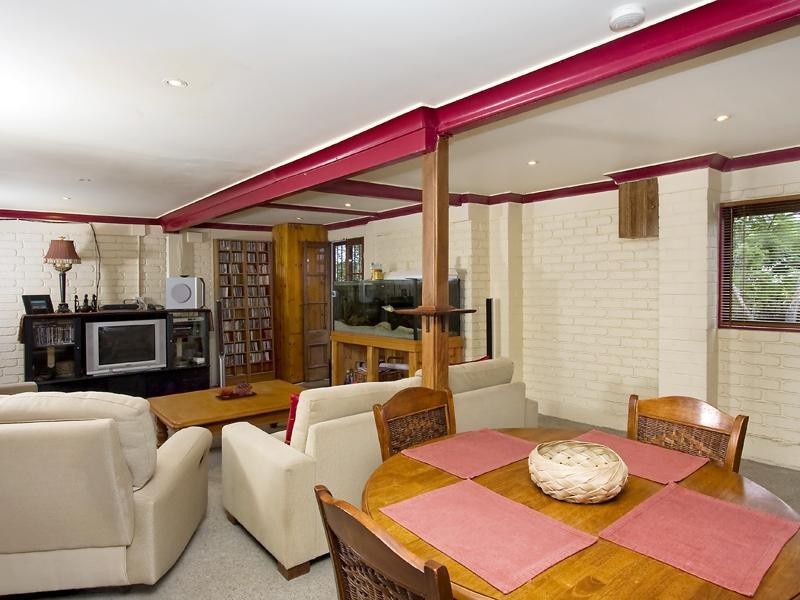 3 Thomas St, Coorparoo QLD 4151