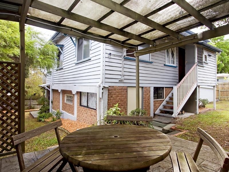 3 Thomas St, Coorparoo QLD 4151