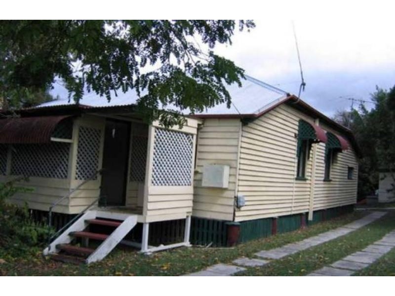 1033 Logan Rd, Holland Park QLD 4121