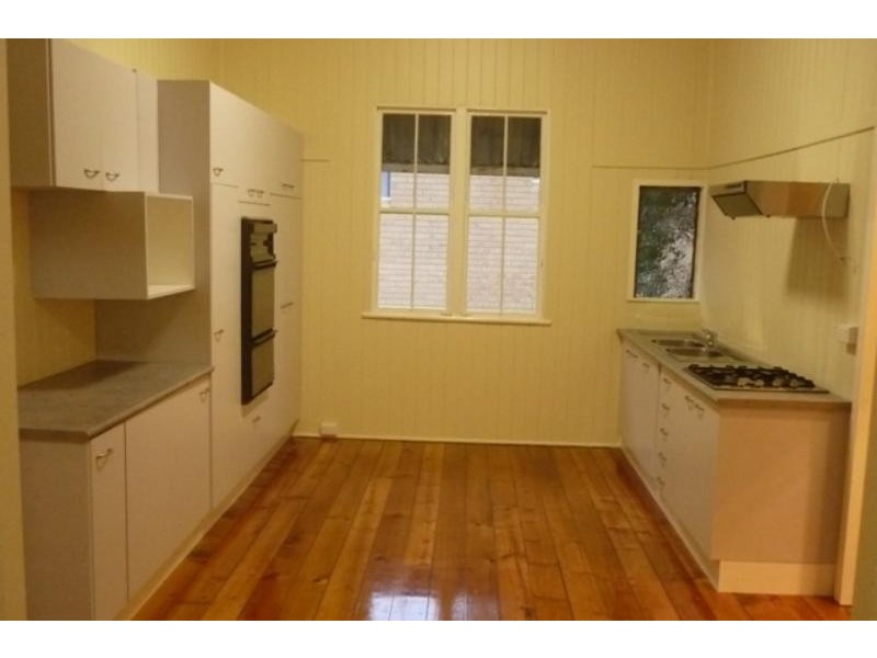1033 Logan Rd, Holland Park QLD 4121