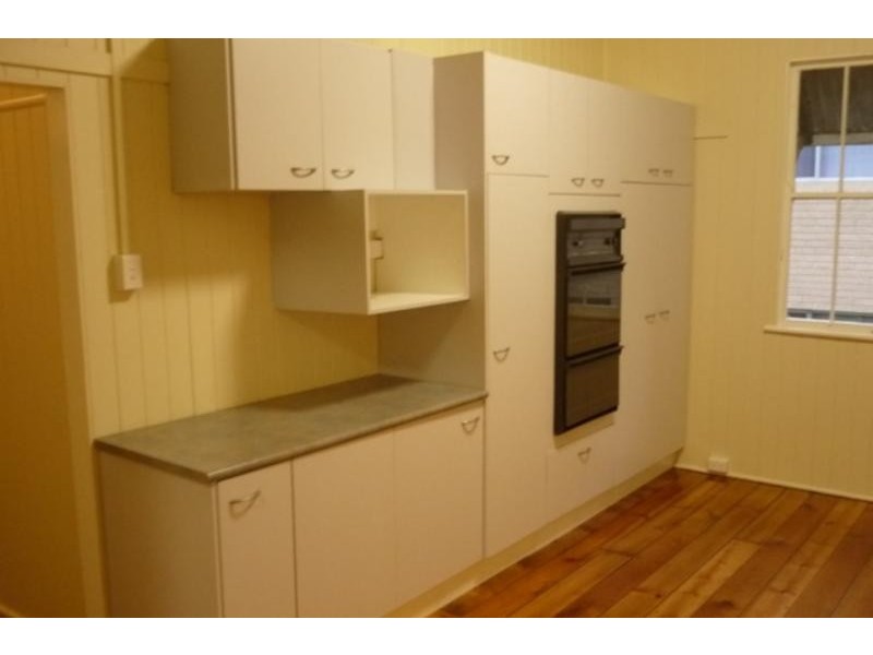 1033 Logan Rd, Holland Park QLD 4121