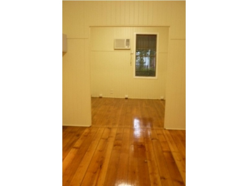 1033 Logan Rd, Holland Park QLD 4121